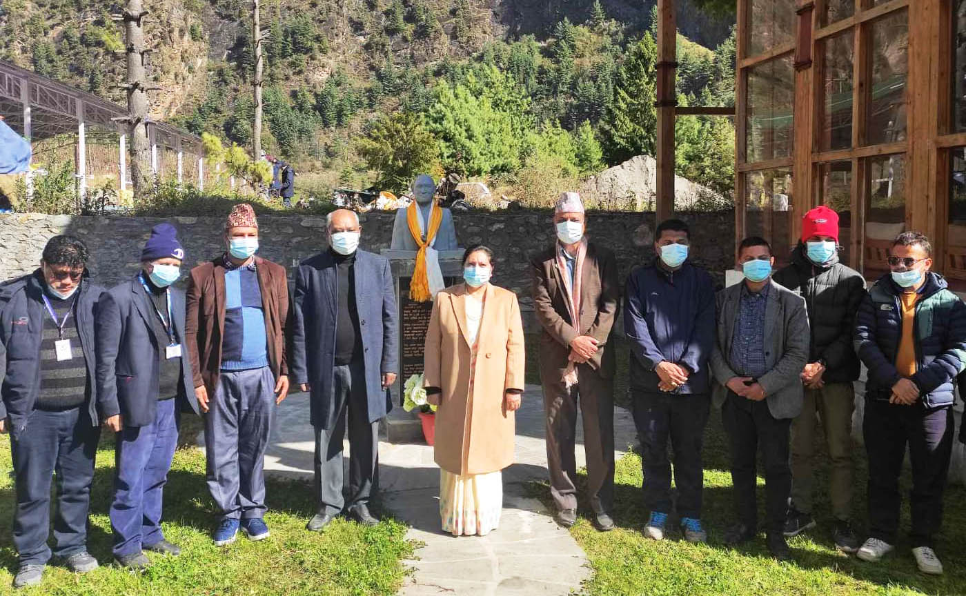 राष्ट्रपति भण्डारीद्वारा दक्षिण एसियाकै ठूलोे स्याउ फार्मको अवलोकन : Jana Aawaj News