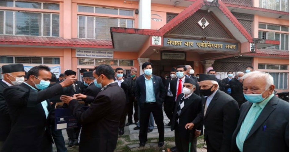 सर्बोच्च अदालतका न्यायाधीशहरुद्धारा नै बेन्च बहिष्कारको विरोधमा माइतीघरमा प्रदर्शन : Jana Aawaj News