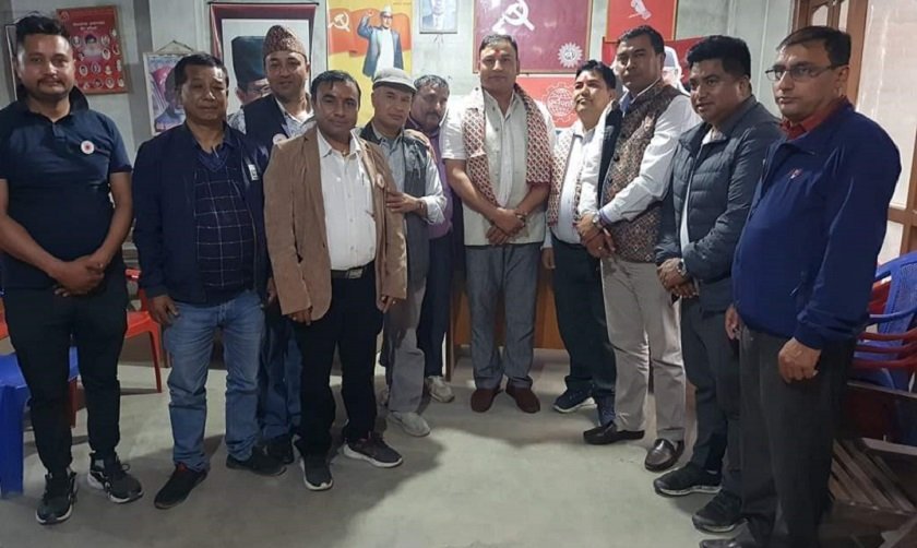 एकीकृत समाजवादीबाट उम्मेदवारी दिएका कोइरालाले पार्टी छाडेर एमाले प्रवेश : Jana Aawaj News