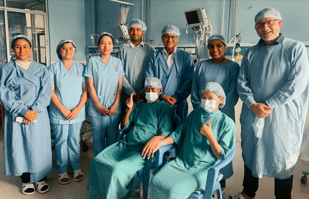 २३ वर्षको छोरीले, ५५ वर्षको बाबुलाई कलेजो दान : Jana Aawaj News