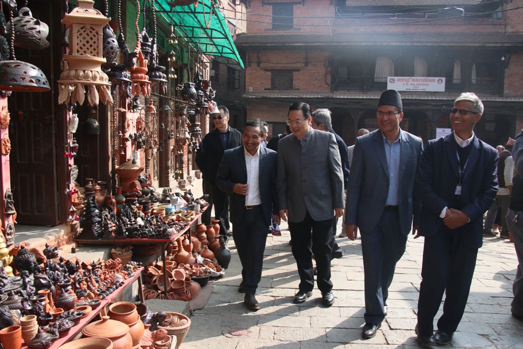 प्रवासबाट फर्केका चिनियाँहरुको महासंघको प्रतिनिधिमण्डलद्वारा भक्तपुर अवलोकन भ्रमण : Jana Aawaj News
