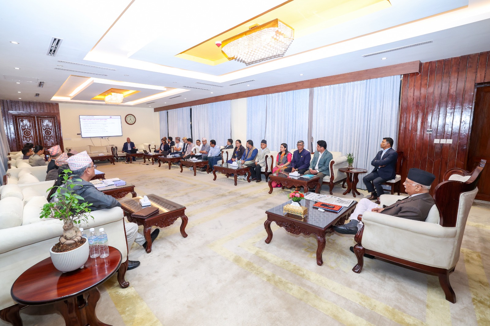 मिथेन ग्याँस र धौवादी फलामको उत्खननमा छिटो उत्पादनमा लाग्न प्रधानमन्त्रीको निर्देशन : Jana Aawaj News