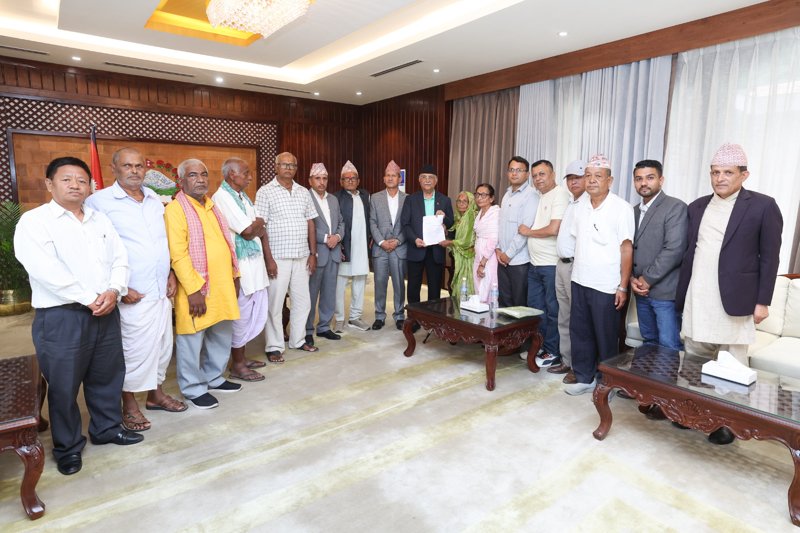 कोशीटप्पुु वन्यजन्तुु आरक्षका विस्थापित परिवारको प्रधानमन्त्रीलाई ज्ञापनपत्र : Jana Aawaj News