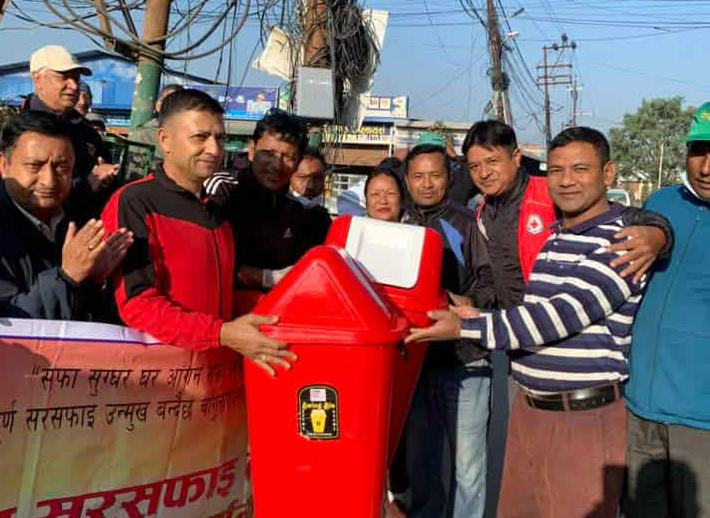 वृक्षारोपण सहित डष्टबिन वितरण गर्दै समुदायको लागि २ घण्टा अभियानको १३३ औं हप्ता सम्पन्न : Jana Aawaj News
