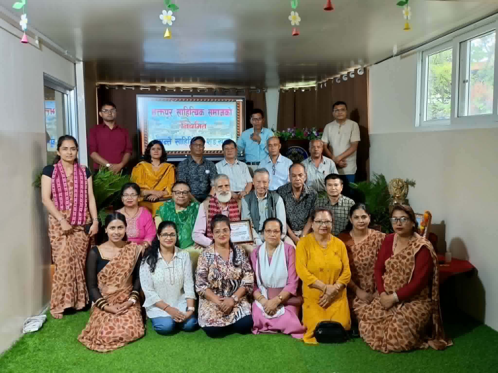 राेपाईंकाे सुरूवातसँगै २१३ औं  भानु जयन्तीकाे पूर्वसन्ध्यामा ३५ जना स्रष्टाहरूले गरे शव्दराेपाई : Jana Aawaj News