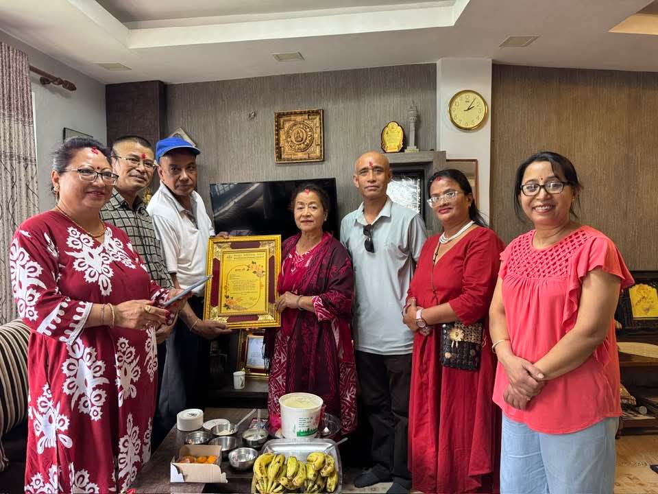कवि प्रतिसरा सायमीलाई भक्तपुर साहित्यिक समाजद्वारा अभिनन्दन : Jana Aawaj News